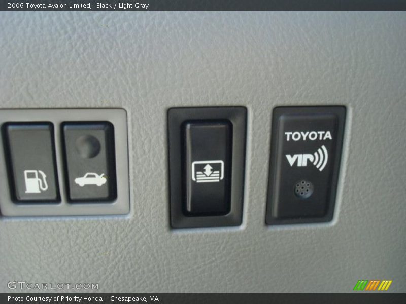 Black / Light Gray 2006 Toyota Avalon Limited