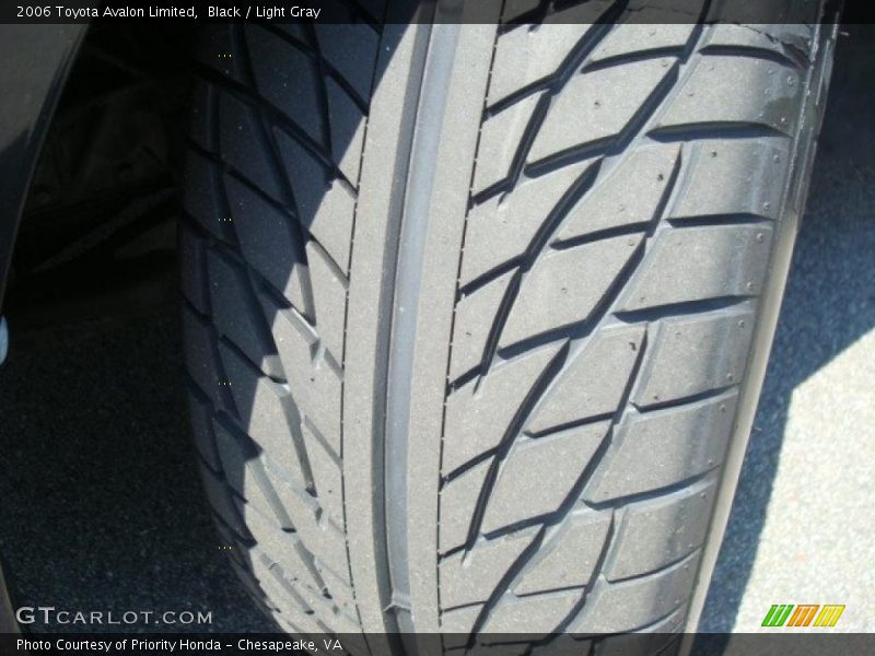Black / Light Gray 2006 Toyota Avalon Limited