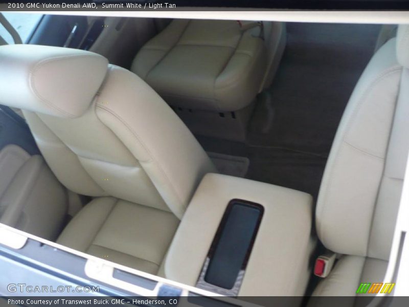 Summit White / Light Tan 2010 GMC Yukon Denali AWD