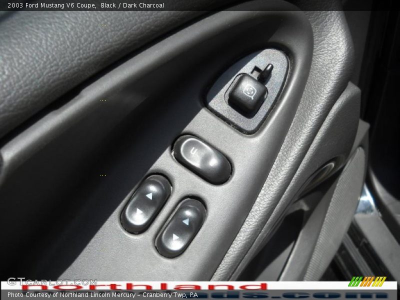 Black / Dark Charcoal 2003 Ford Mustang V6 Coupe