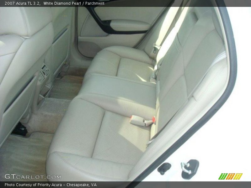 White Diamond Pearl / Parchment 2007 Acura TL 3.2