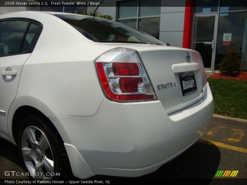 Fresh Powder White / Beige 2008 Nissan Sentra 2.0