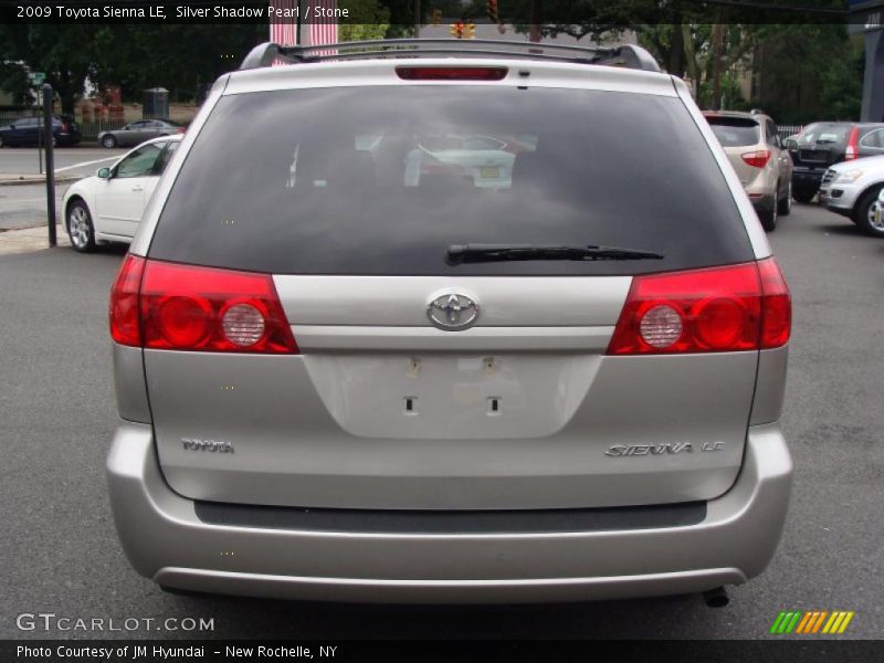 Silver Shadow Pearl / Stone 2009 Toyota Sienna LE