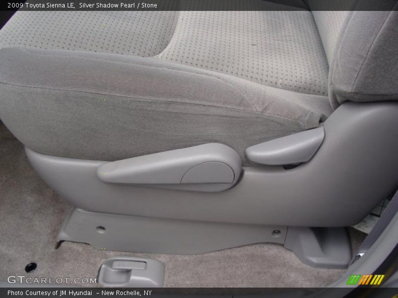 Silver Shadow Pearl / Stone 2009 Toyota Sienna LE