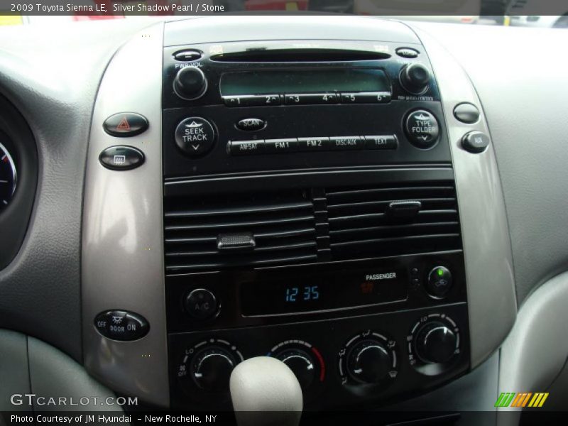 Silver Shadow Pearl / Stone 2009 Toyota Sienna LE