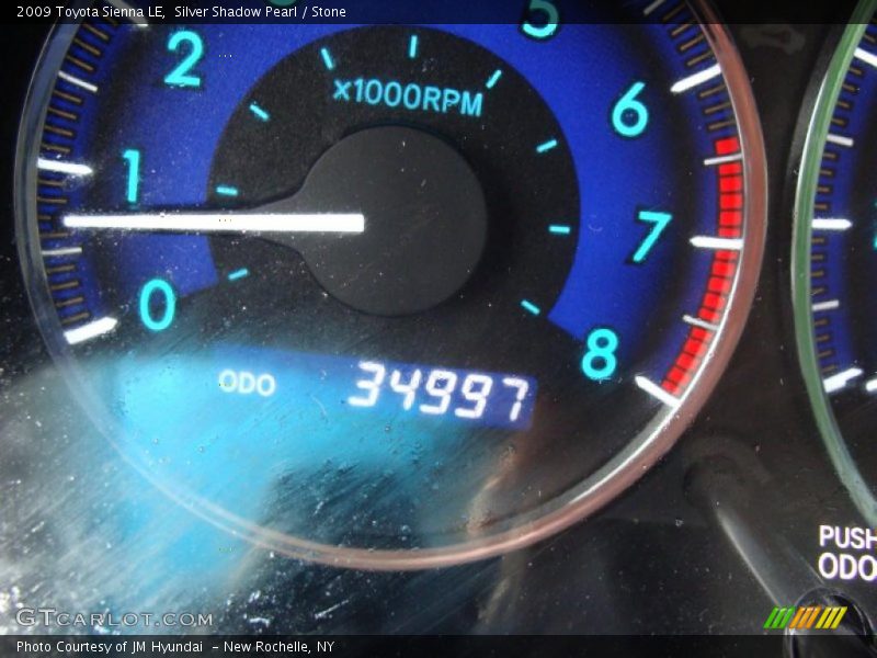 Silver Shadow Pearl / Stone 2009 Toyota Sienna LE