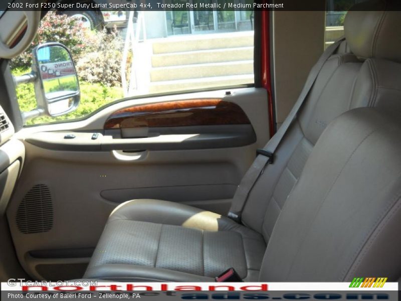 Toreador Red Metallic / Medium Parchment 2002 Ford F250 Super Duty Lariat SuperCab 4x4