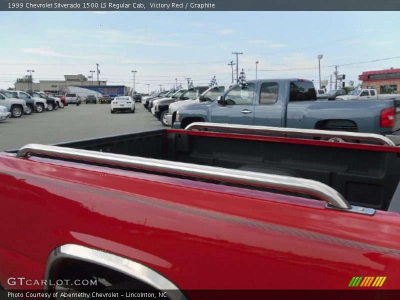 Victory Red / Graphite 1999 Chevrolet Silverado 1500 LS Regular Cab