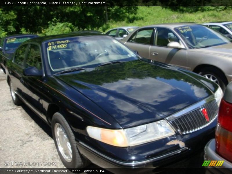 Black Clearcoat / Light Parchment 1997 Lincoln Continental
