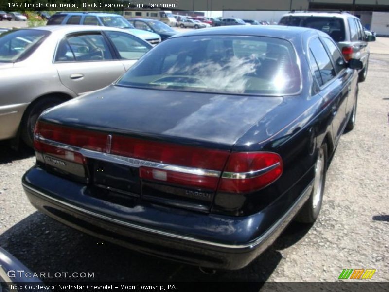 Black Clearcoat / Light Parchment 1997 Lincoln Continental