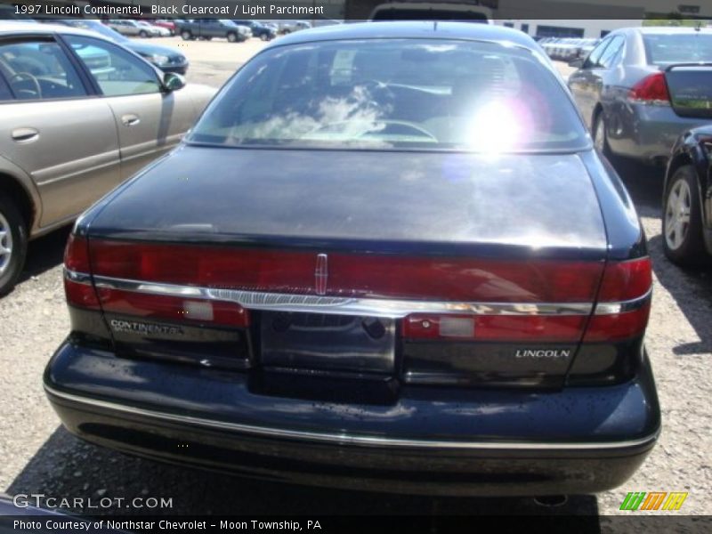 Black Clearcoat / Light Parchment 1997 Lincoln Continental
