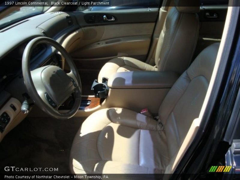 Black Clearcoat / Light Parchment 1997 Lincoln Continental