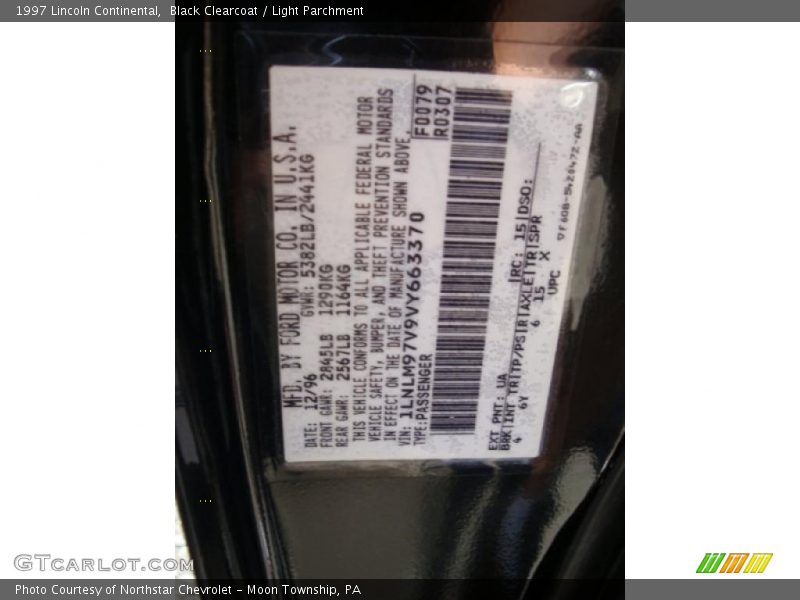 Black Clearcoat / Light Parchment 1997 Lincoln Continental