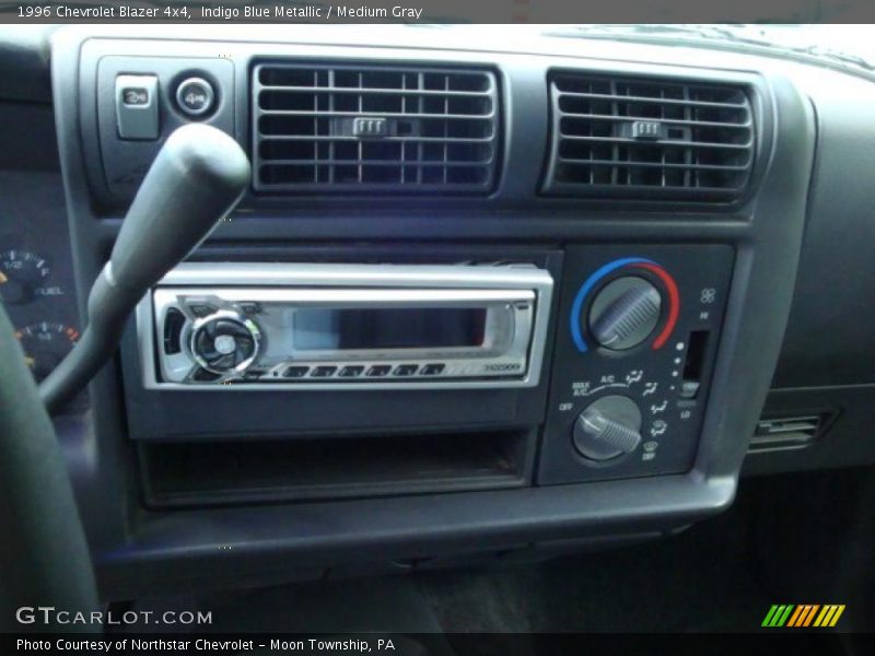 Indigo Blue Metallic / Medium Gray 1996 Chevrolet Blazer 4x4