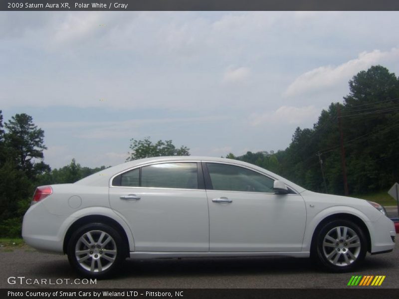 Polar White / Gray 2009 Saturn Aura XR