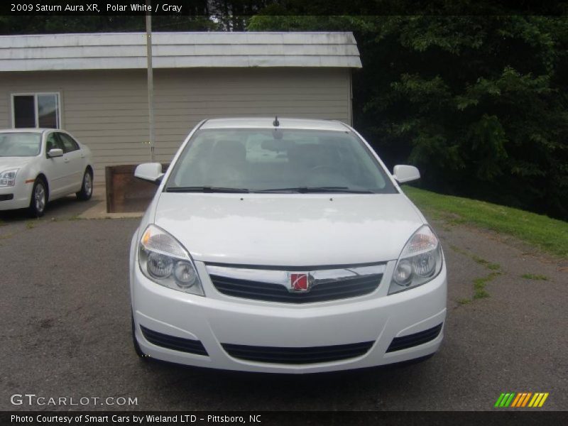 Polar White / Gray 2009 Saturn Aura XR