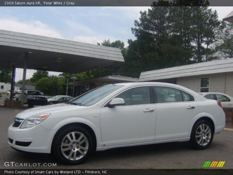 Polar White / Gray 2009 Saturn Aura XR