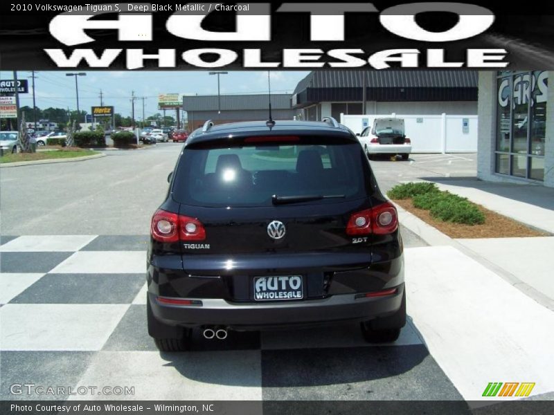 Deep Black Metallic / Charcoal 2010 Volkswagen Tiguan S