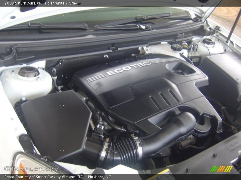Polar White / Gray 2009 Saturn Aura XR