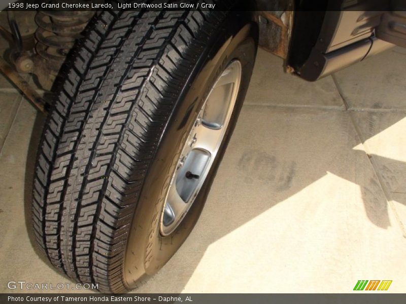 Light Driftwood Satin Glow / Gray 1998 Jeep Grand Cherokee Laredo