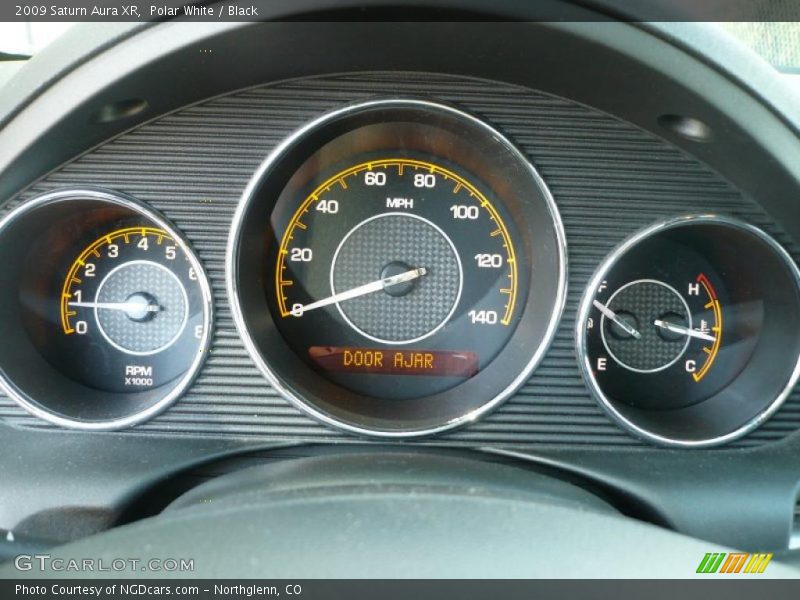 Polar White / Black 2009 Saturn Aura XR