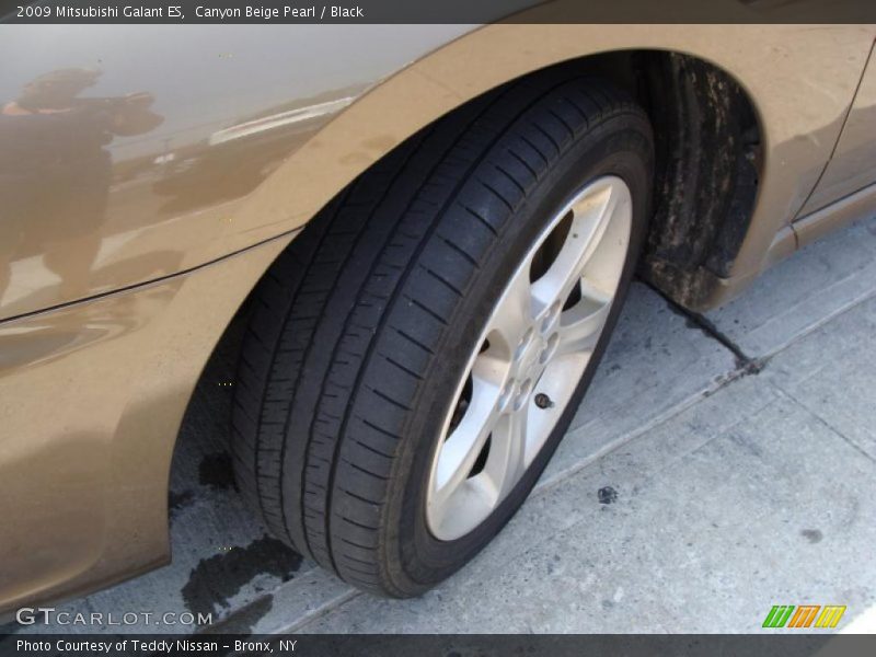 Canyon Beige Pearl / Black 2009 Mitsubishi Galant ES