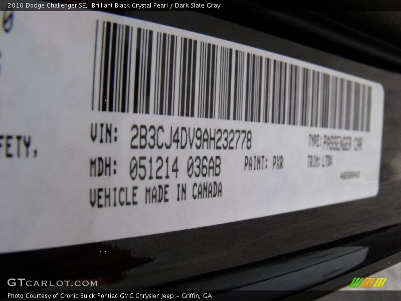 Brilliant Black Crystal Pearl / Dark Slate Gray 2010 Dodge Challenger SE