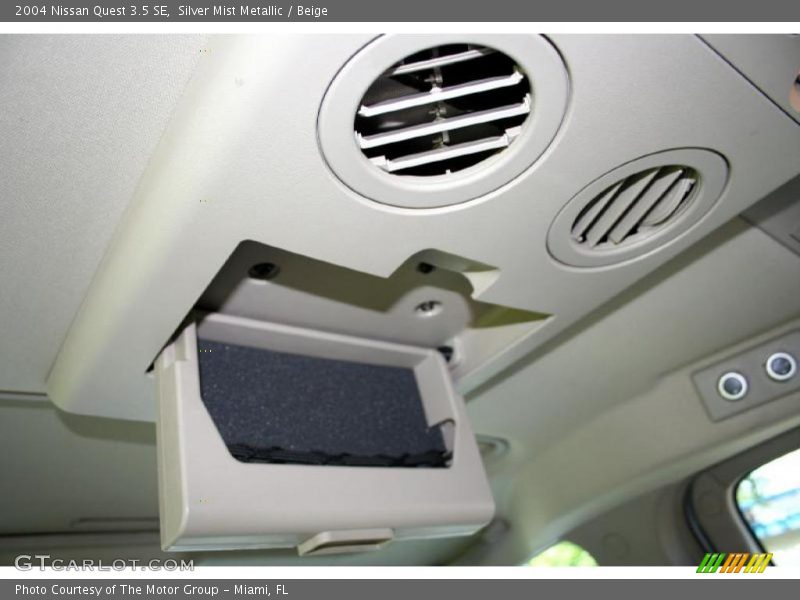 Silver Mist Metallic / Beige 2004 Nissan Quest 3.5 SE