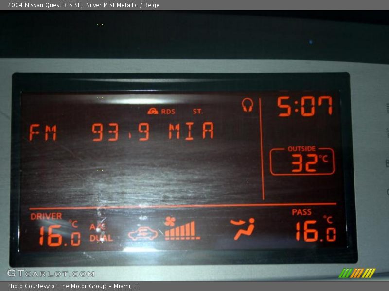 Silver Mist Metallic / Beige 2004 Nissan Quest 3.5 SE