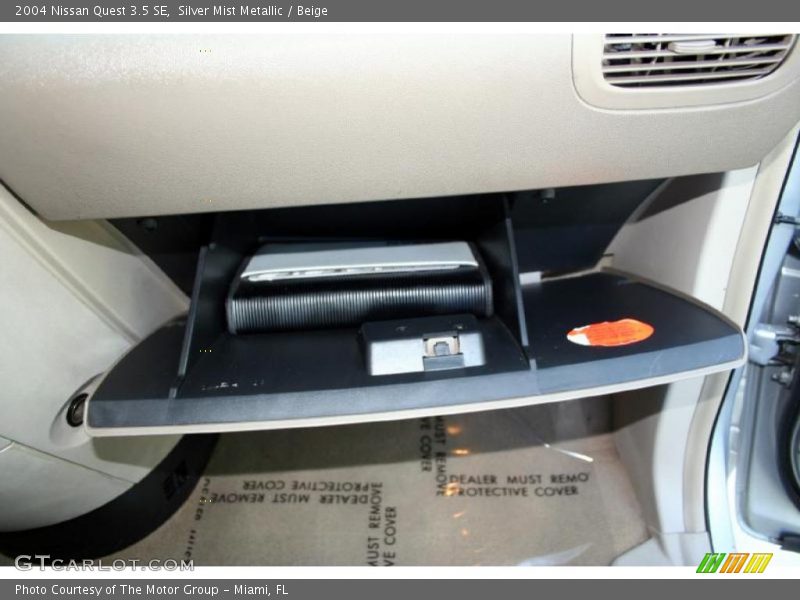 Silver Mist Metallic / Beige 2004 Nissan Quest 3.5 SE