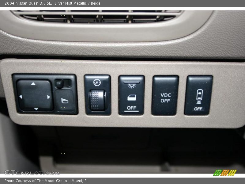 Silver Mist Metallic / Beige 2004 Nissan Quest 3.5 SE