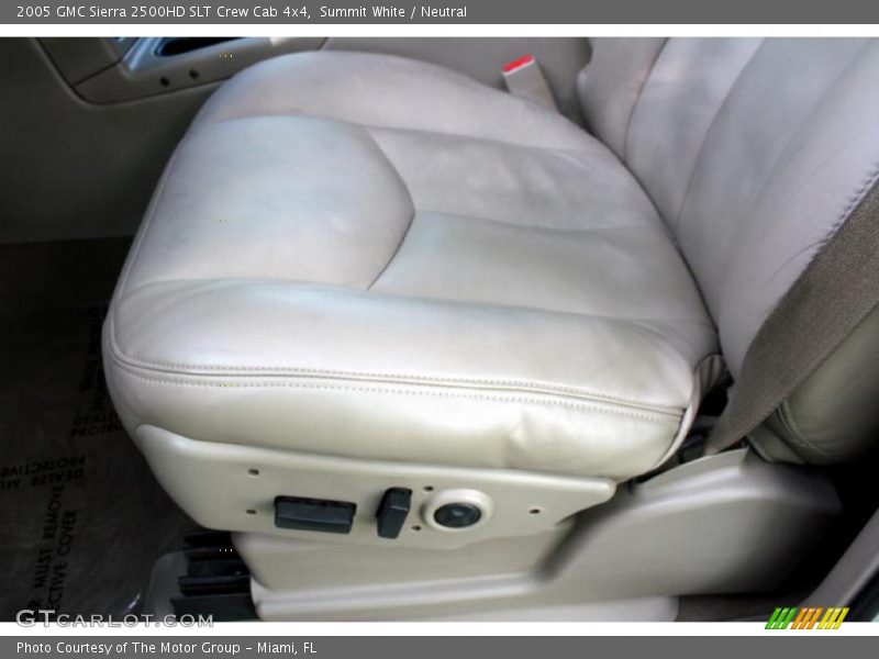 Summit White / Neutral 2005 GMC Sierra 2500HD SLT Crew Cab 4x4