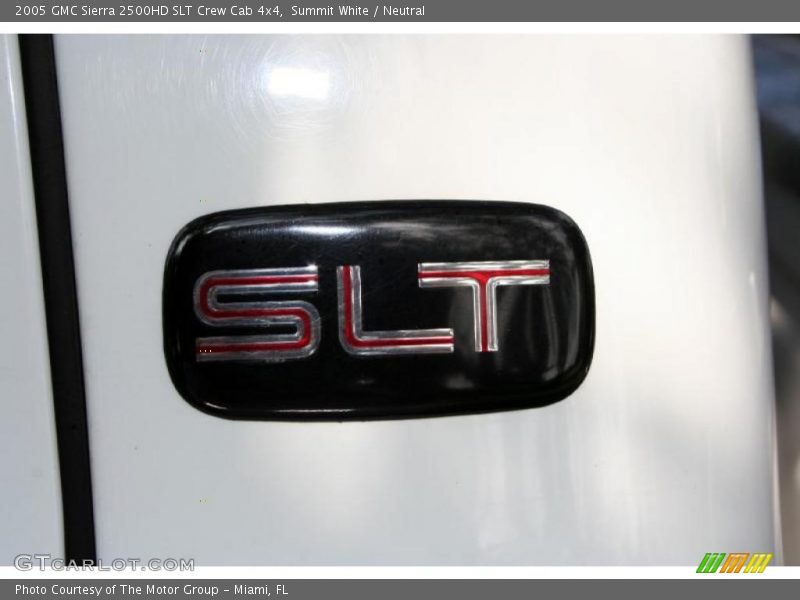 Summit White / Neutral 2005 GMC Sierra 2500HD SLT Crew Cab 4x4