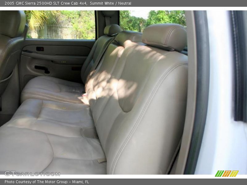 Summit White / Neutral 2005 GMC Sierra 2500HD SLT Crew Cab 4x4