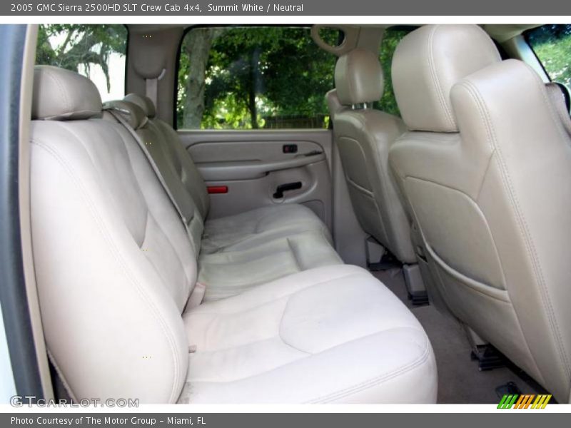 Summit White / Neutral 2005 GMC Sierra 2500HD SLT Crew Cab 4x4