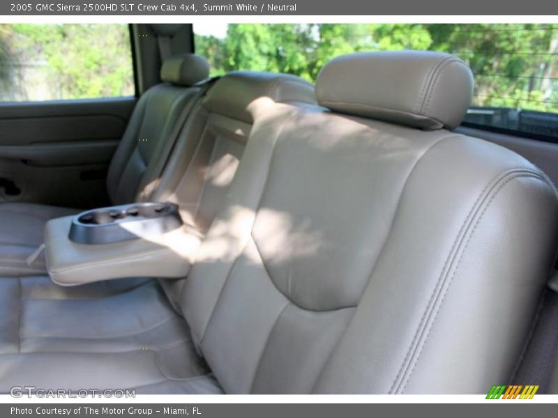 Summit White / Neutral 2005 GMC Sierra 2500HD SLT Crew Cab 4x4