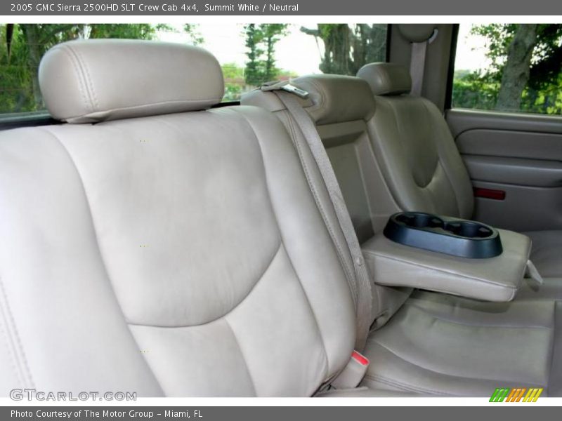 Summit White / Neutral 2005 GMC Sierra 2500HD SLT Crew Cab 4x4
