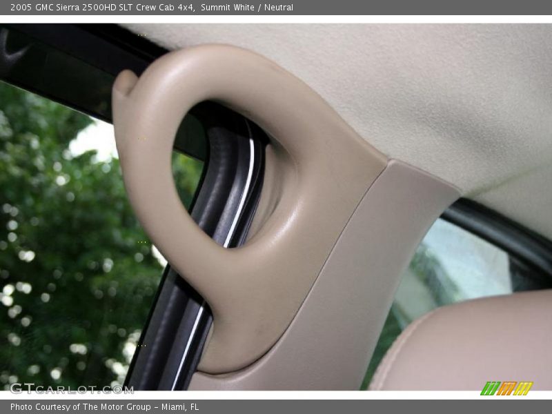 Summit White / Neutral 2005 GMC Sierra 2500HD SLT Crew Cab 4x4