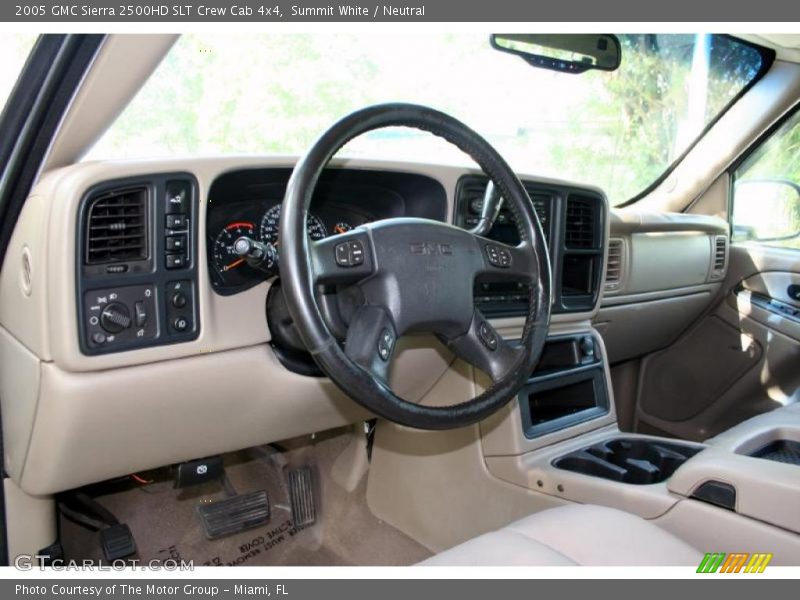 Summit White / Neutral 2005 GMC Sierra 2500HD SLT Crew Cab 4x4