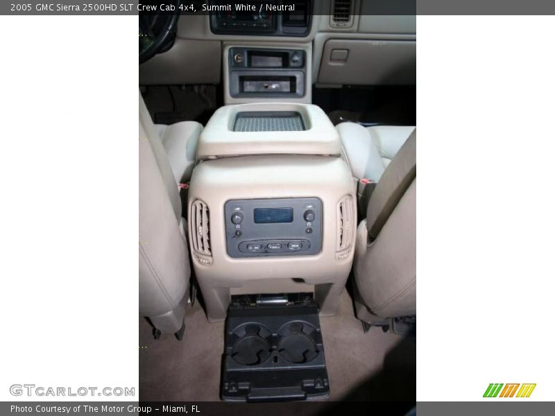 Summit White / Neutral 2005 GMC Sierra 2500HD SLT Crew Cab 4x4