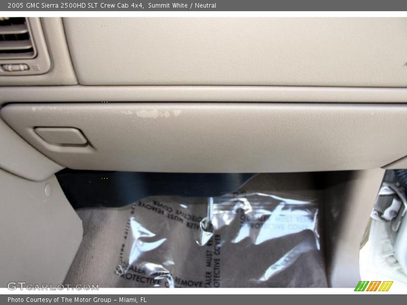 Summit White / Neutral 2005 GMC Sierra 2500HD SLT Crew Cab 4x4