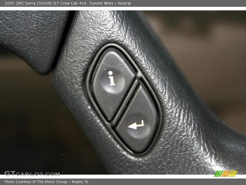 Summit White / Neutral 2005 GMC Sierra 2500HD SLT Crew Cab 4x4