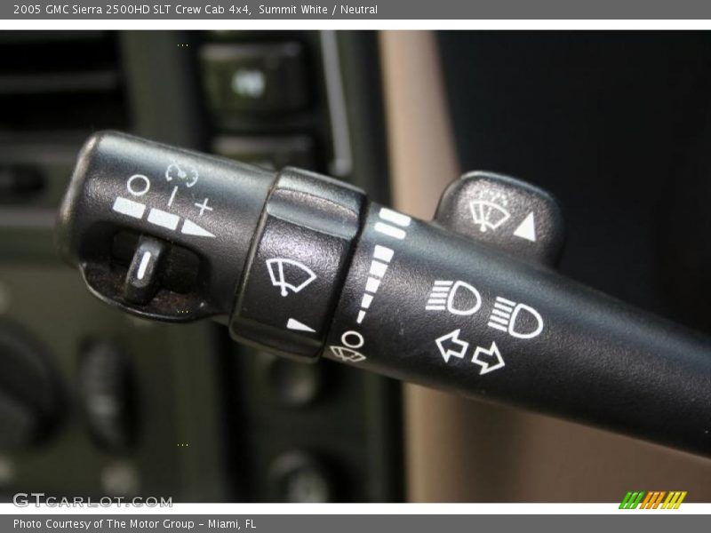 Summit White / Neutral 2005 GMC Sierra 2500HD SLT Crew Cab 4x4