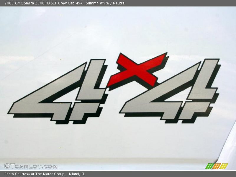 Summit White / Neutral 2005 GMC Sierra 2500HD SLT Crew Cab 4x4