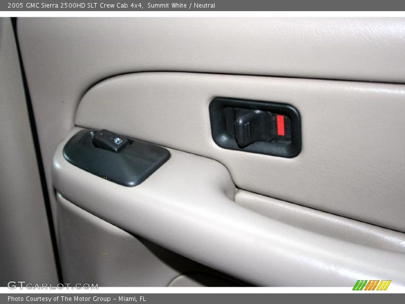 Summit White / Neutral 2005 GMC Sierra 2500HD SLT Crew Cab 4x4