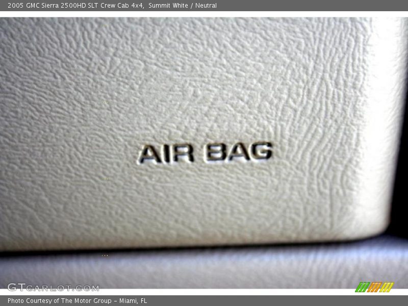 Summit White / Neutral 2005 GMC Sierra 2500HD SLT Crew Cab 4x4