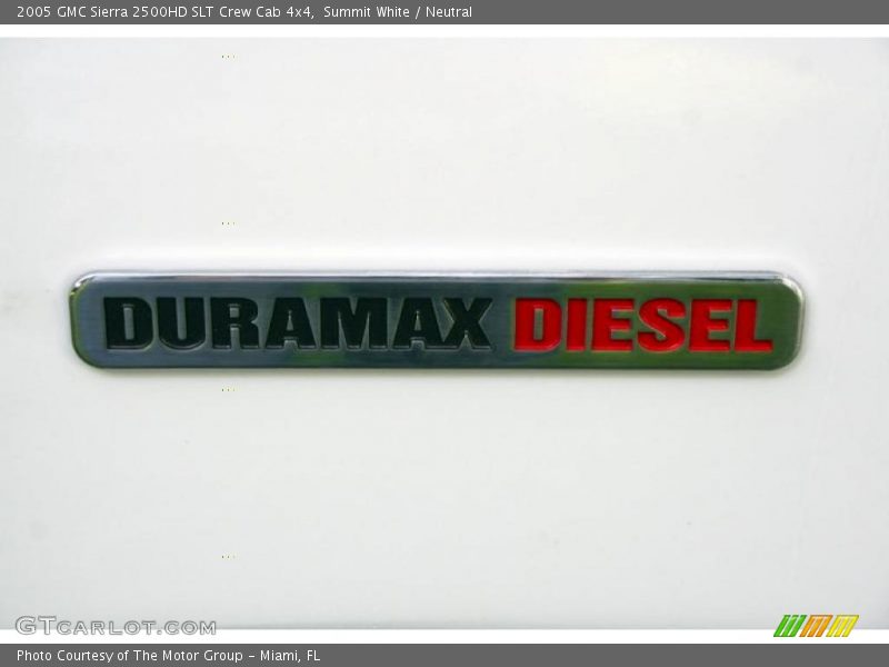 Summit White / Neutral 2005 GMC Sierra 2500HD SLT Crew Cab 4x4