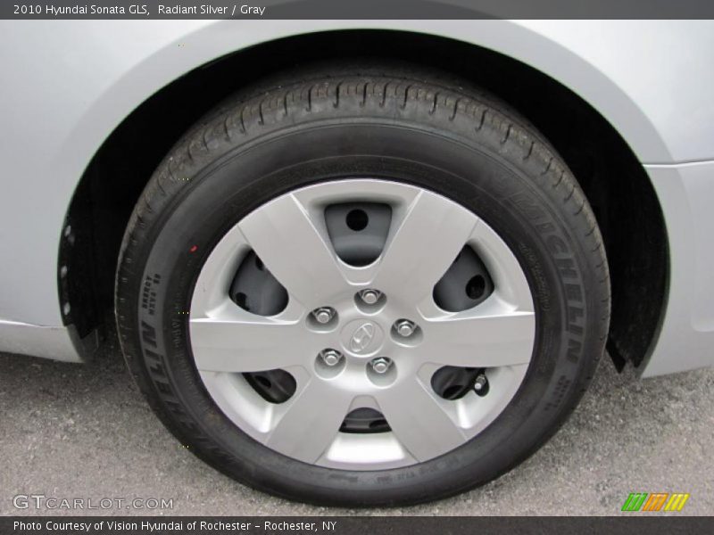 Radiant Silver / Gray 2010 Hyundai Sonata GLS