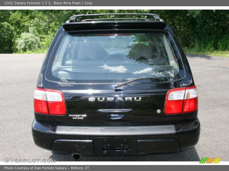 Black Mica Pearl / Gray 2002 Subaru Forester 2.5 S
