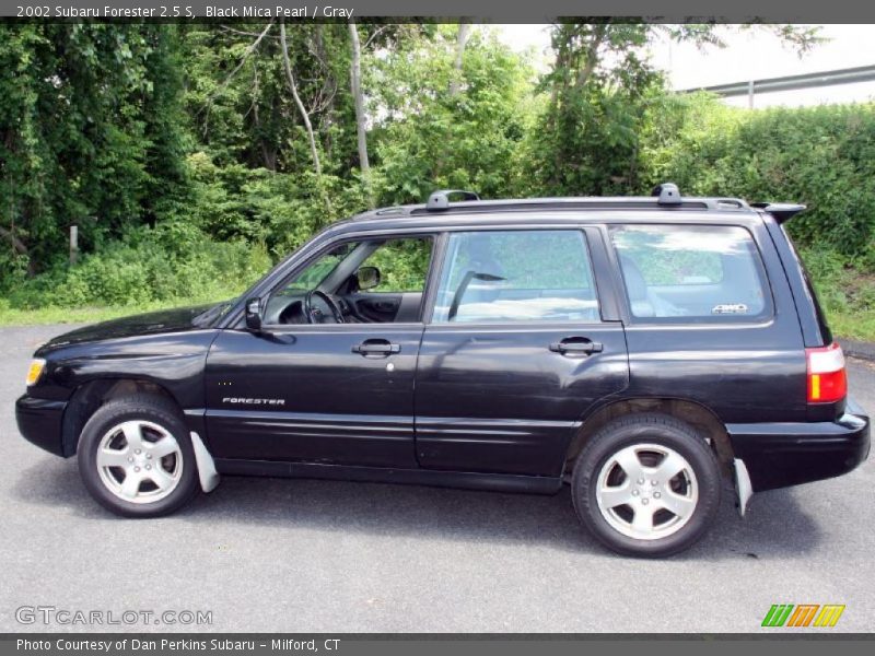Black Mica Pearl / Gray 2002 Subaru Forester 2.5 S